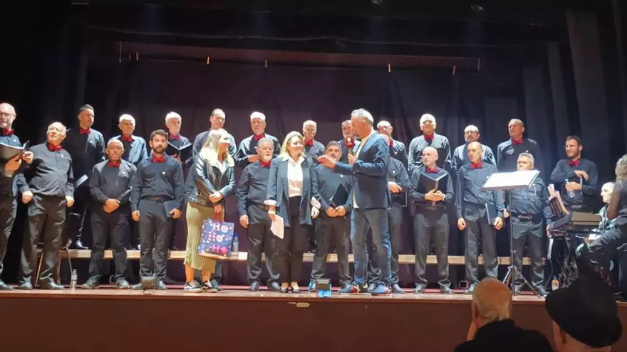 El concierto solidario del Orfeón Voces Graves de Arousa nos permite a Bata financiar el futuro huerto ecológico